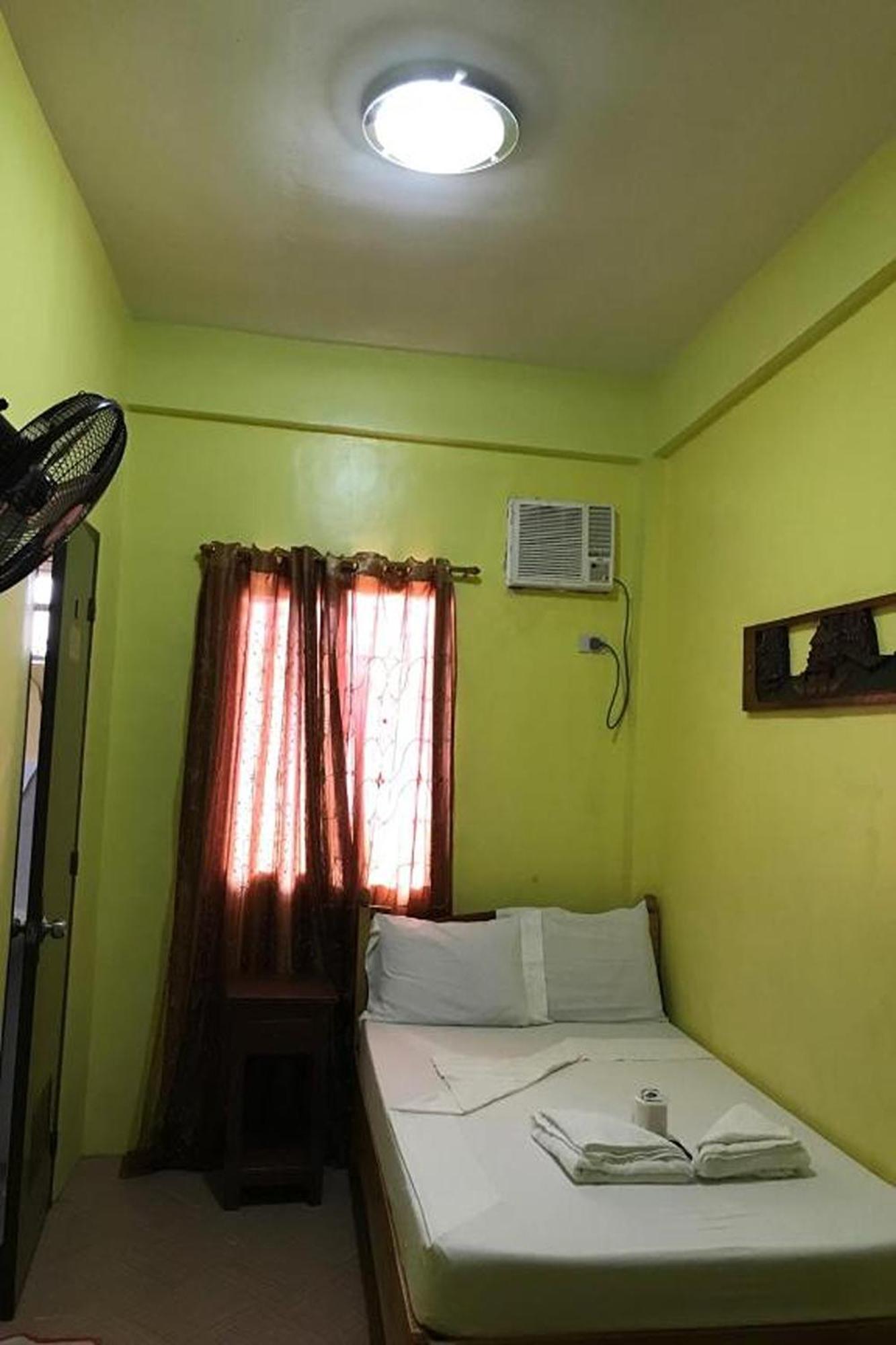 Luis Bay Travellers Lodge Coron Buitenkant foto