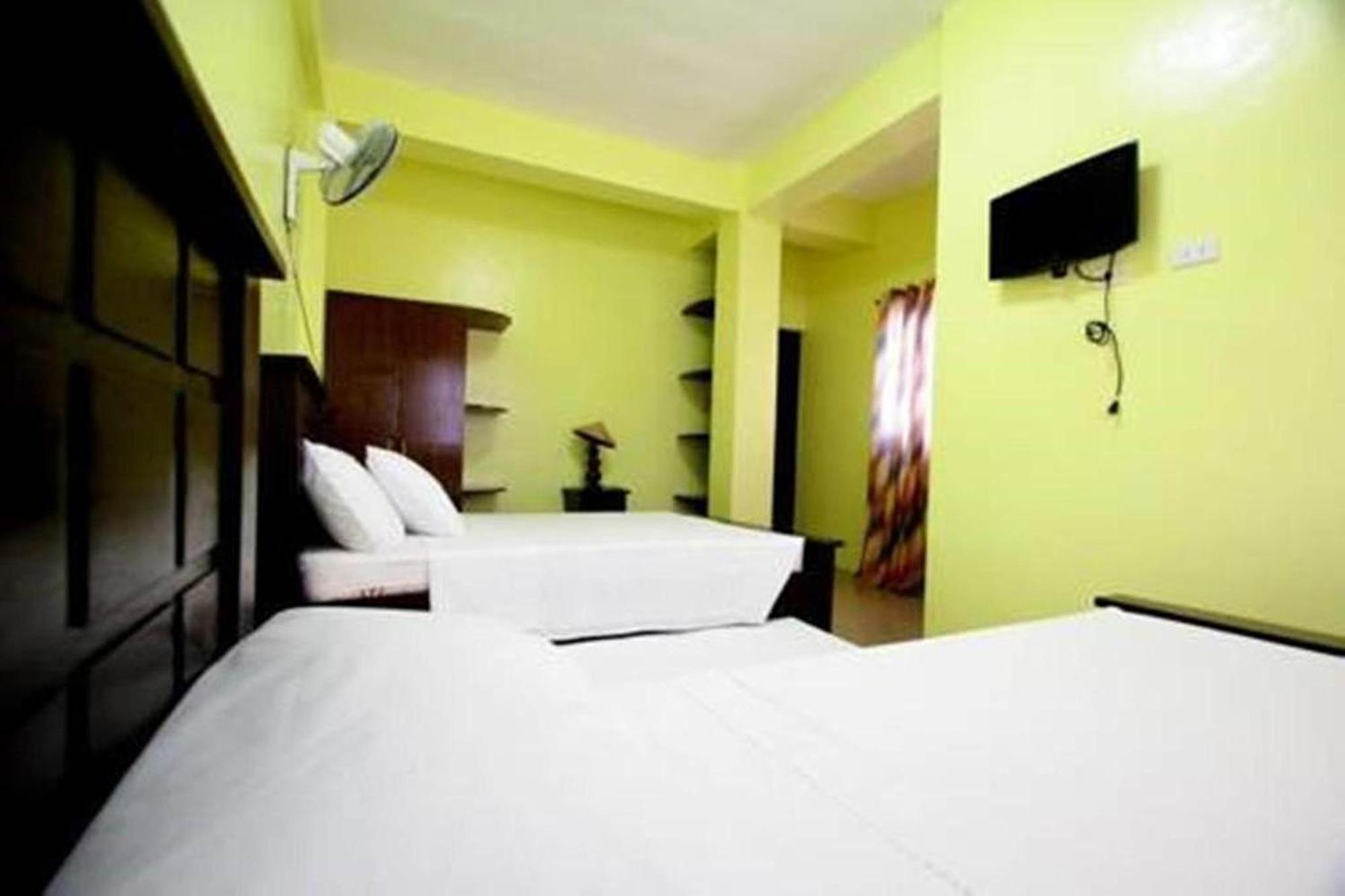 Luis Bay Travellers Lodge Coron Buitenkant foto