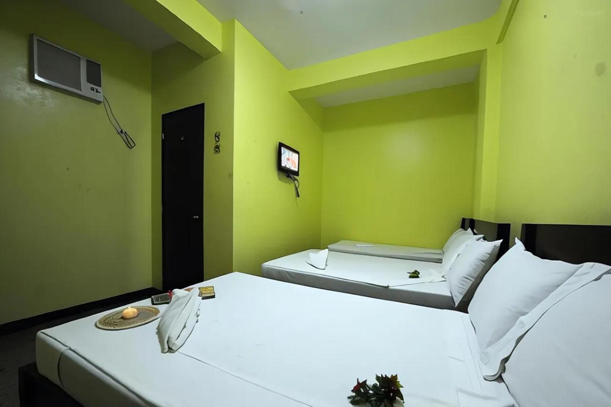 Luis Bay Travellers Lodge Coron Buitenkant foto