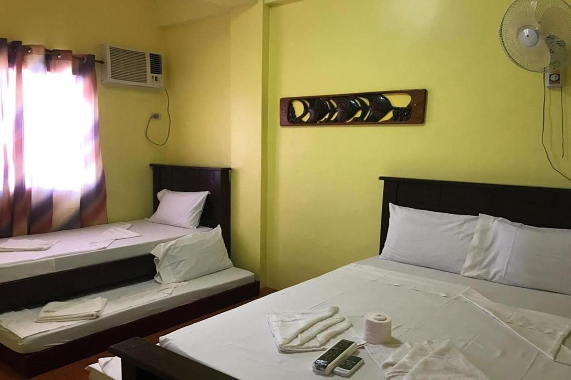 Luis Bay Travellers Lodge Coron Buitenkant foto