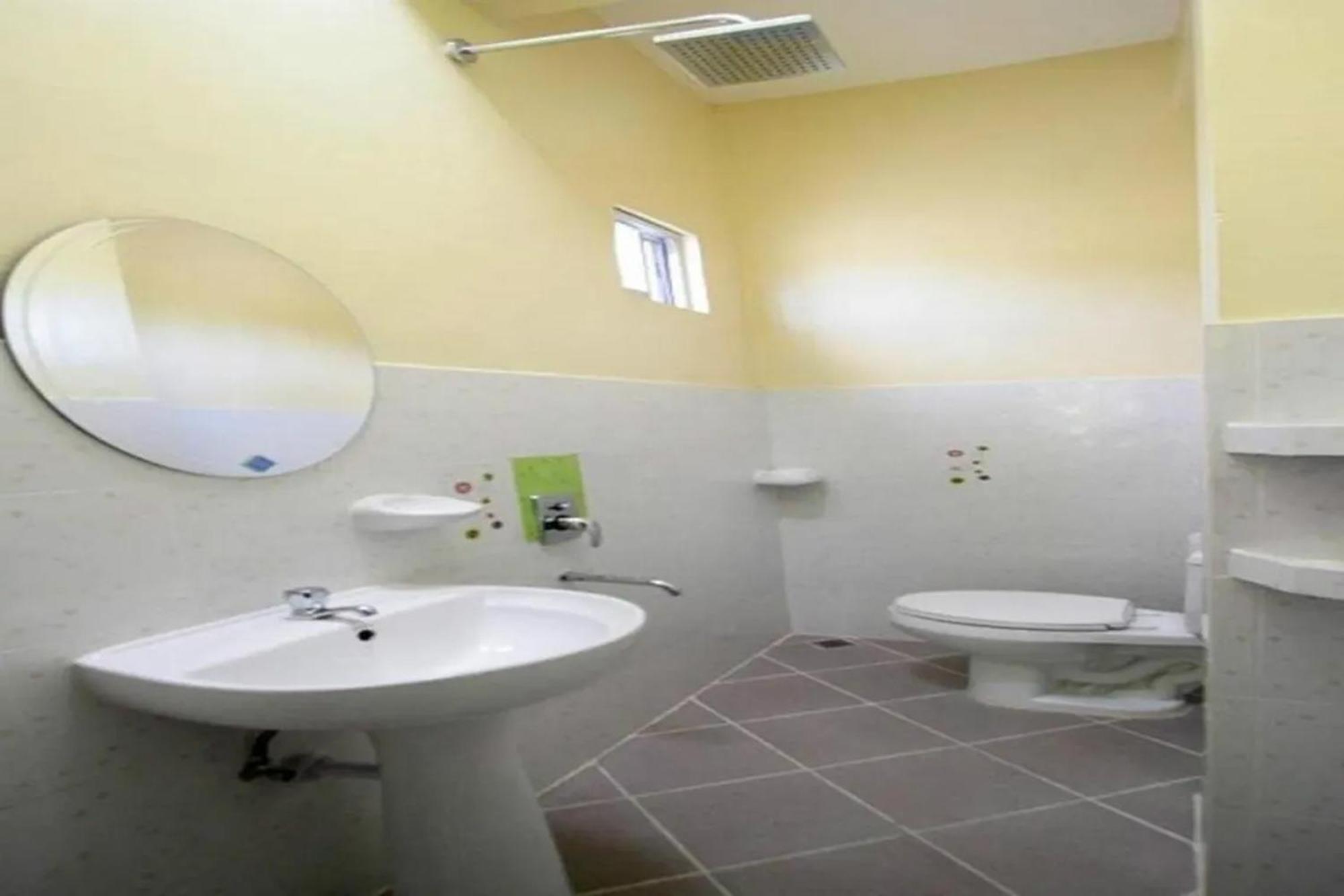 Luis Bay Travellers Lodge Coron Buitenkant foto