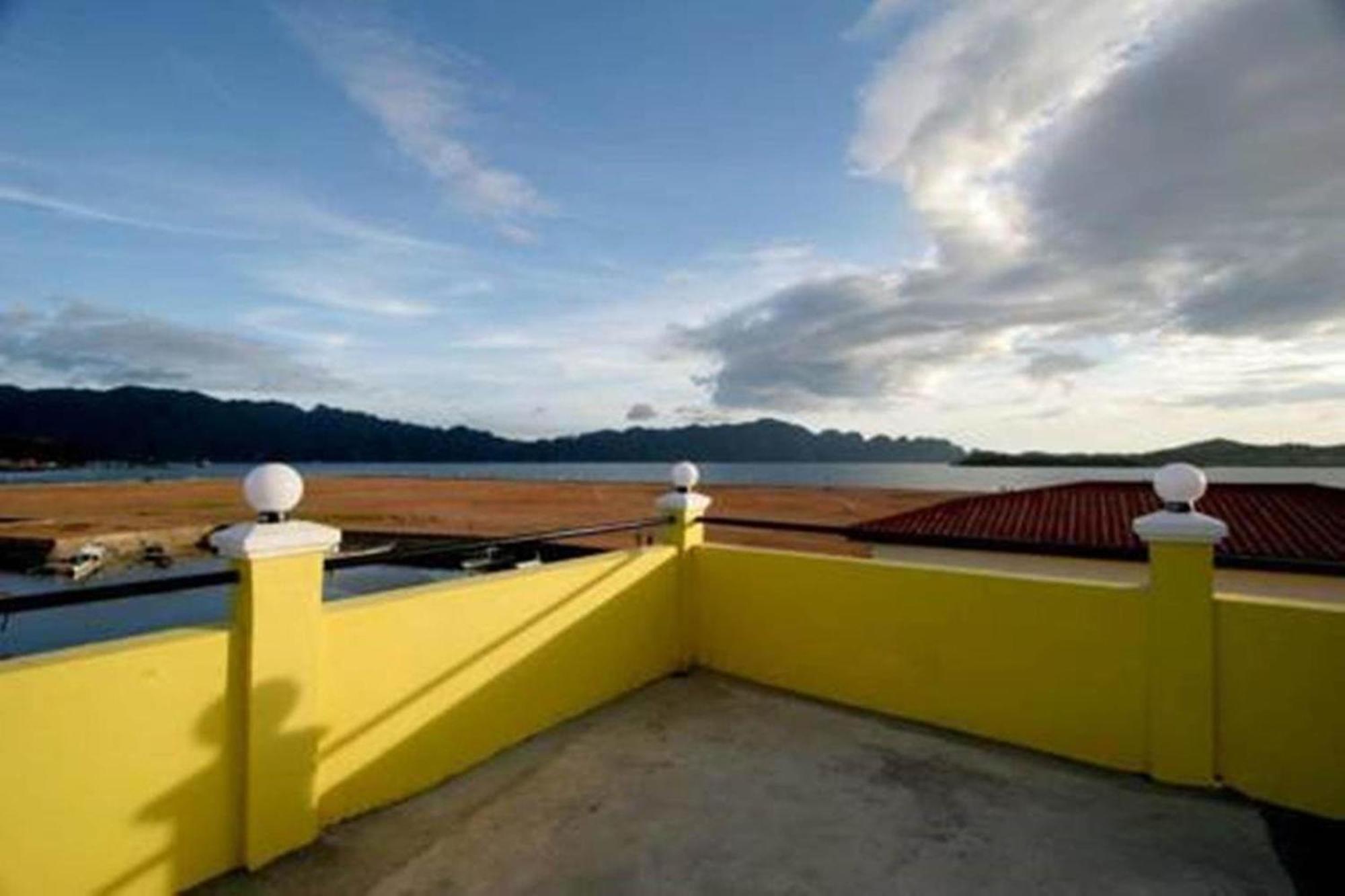 Luis Bay Travellers Lodge Coron Buitenkant foto