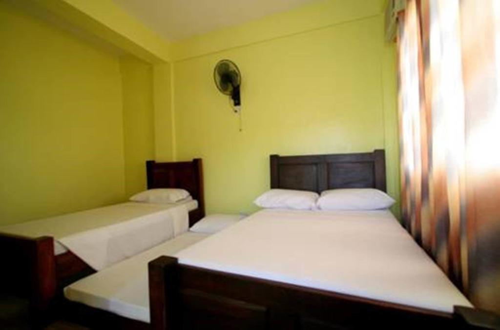 Luis Bay Travellers Lodge Coron Buitenkant foto