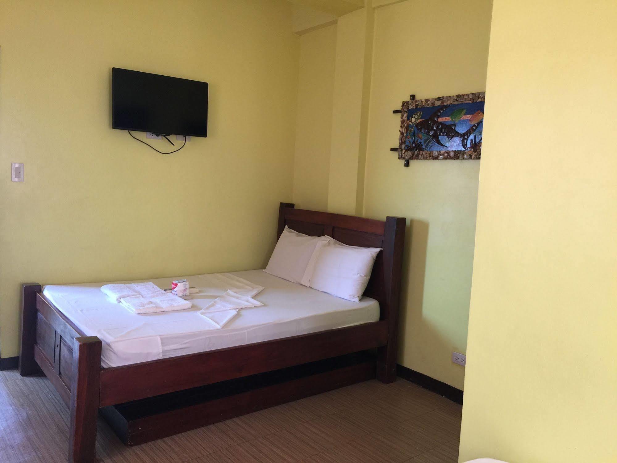 Luis Bay Travellers Lodge Coron Buitenkant foto