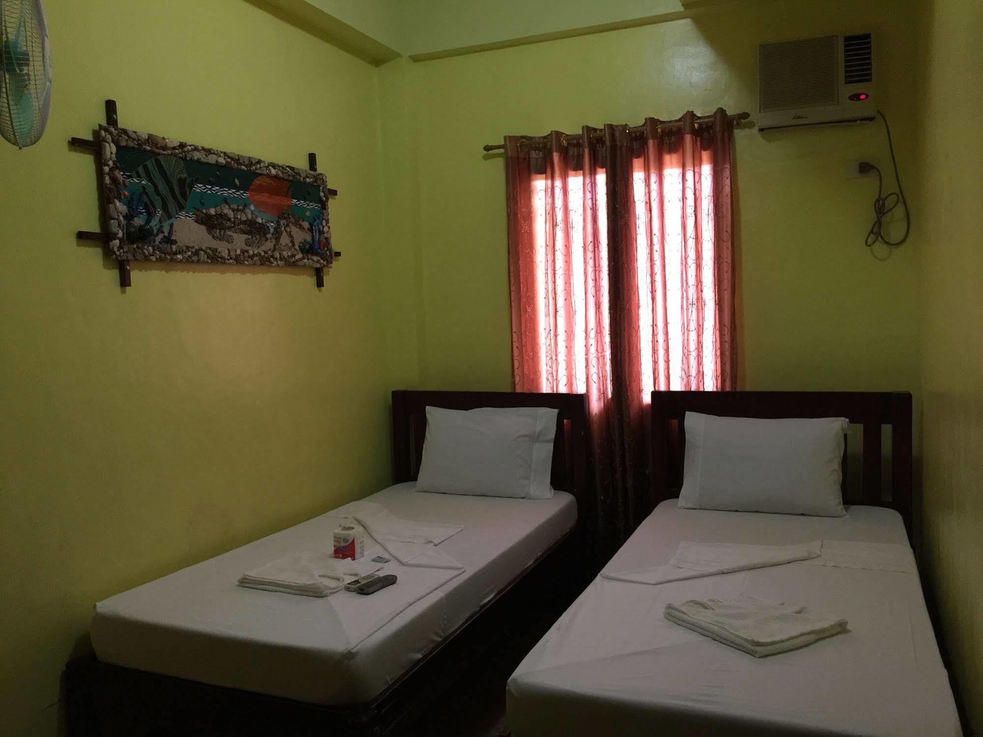 Luis Bay Travellers Lodge Coron Buitenkant foto