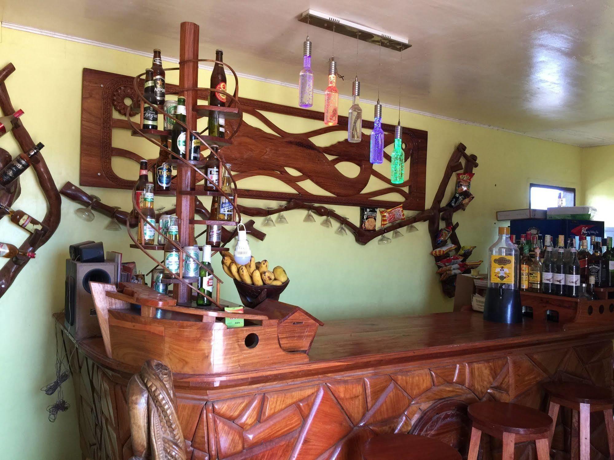Luis Bay Travellers Lodge Coron Buitenkant foto