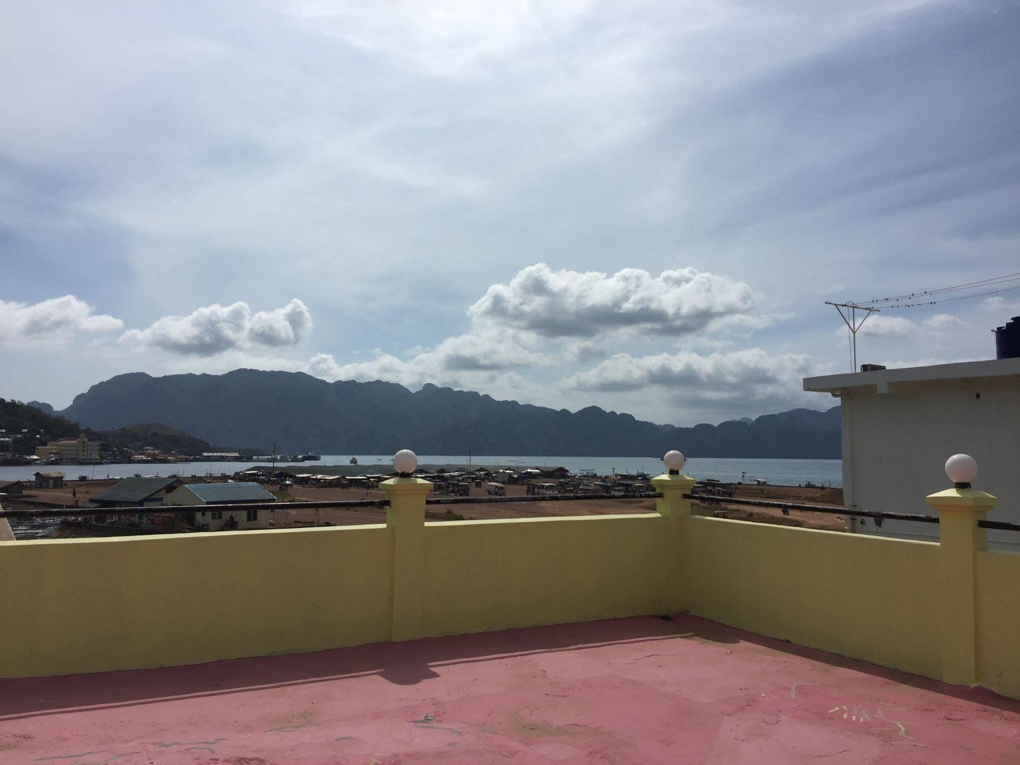 Luis Bay Travellers Lodge Coron Buitenkant foto