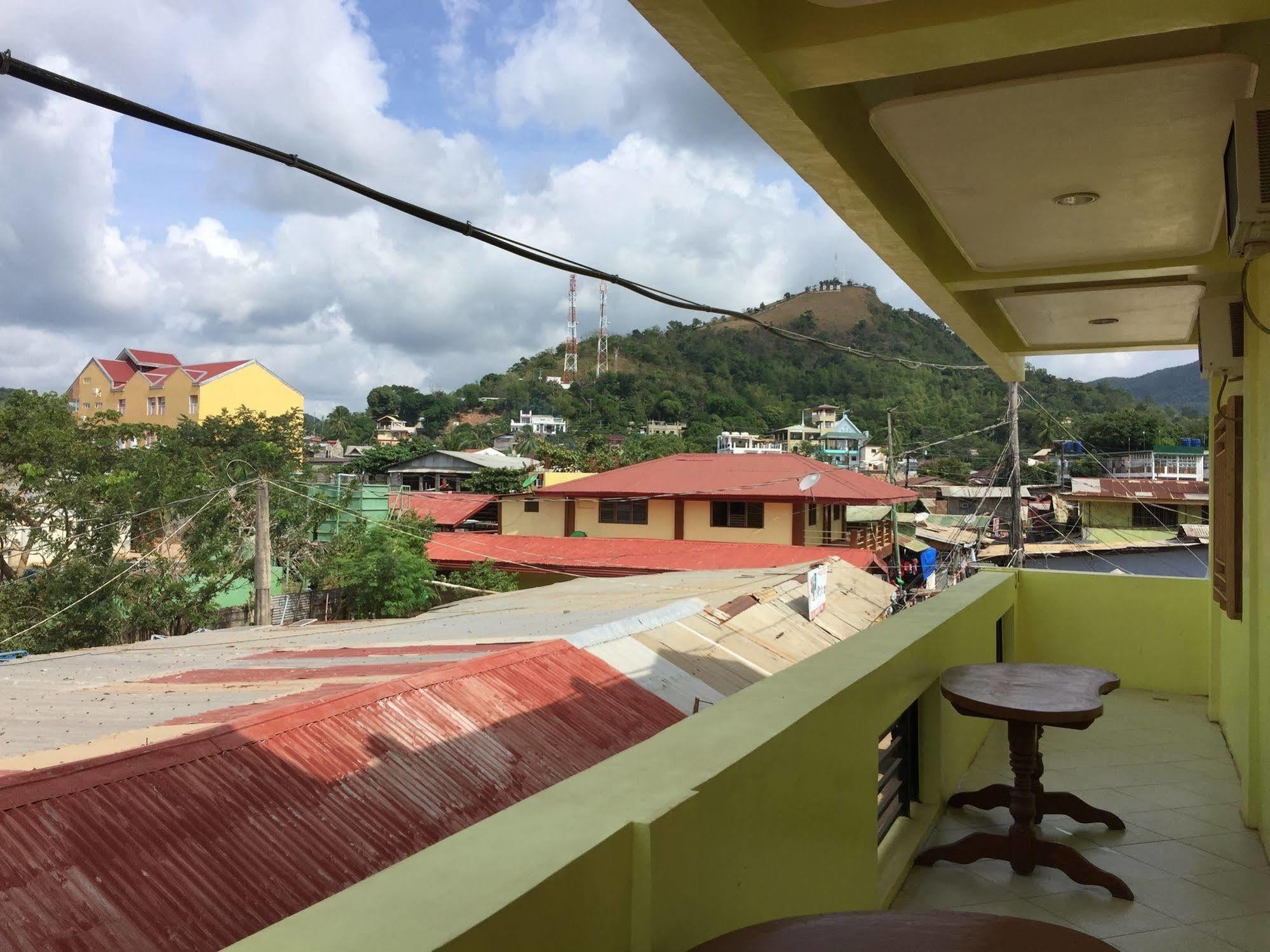 Luis Bay Travellers Lodge Coron Buitenkant foto